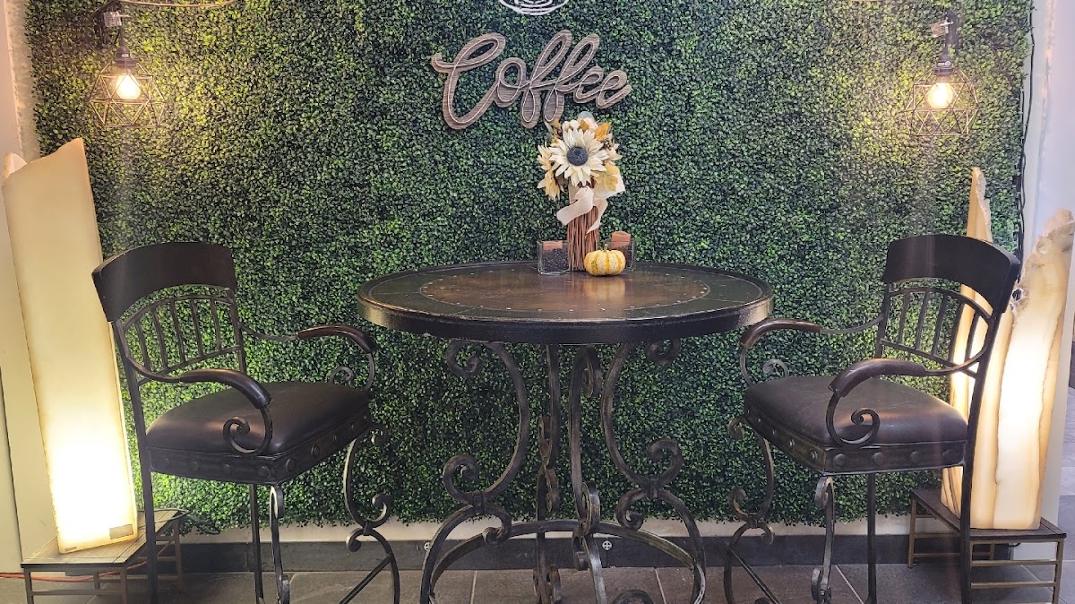 Roxy's Sweet Nightmares-A Horror Cafe