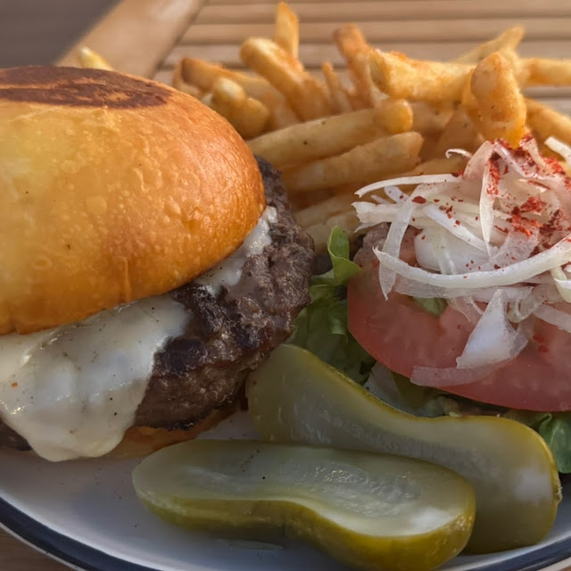 Cheeseburger Medium