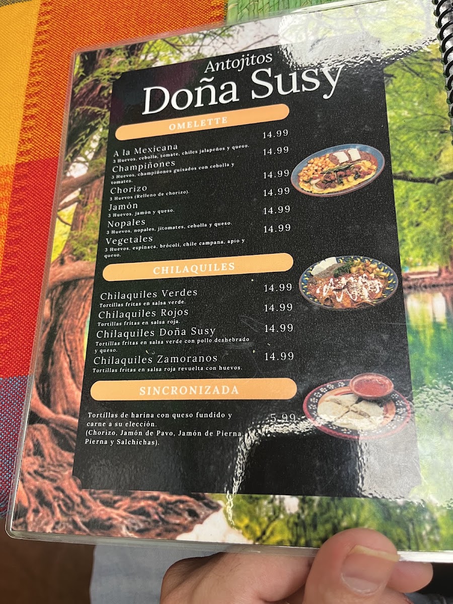 Antojitos Doña Susy menu board