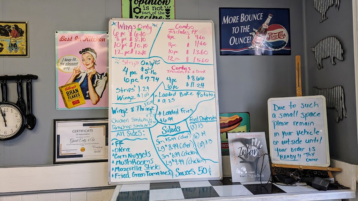 Good Eatz 4 U menu board
