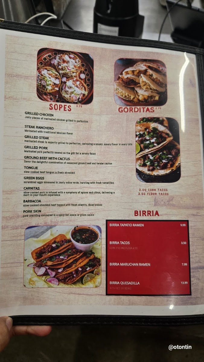 Los 3 Hermanos menu board