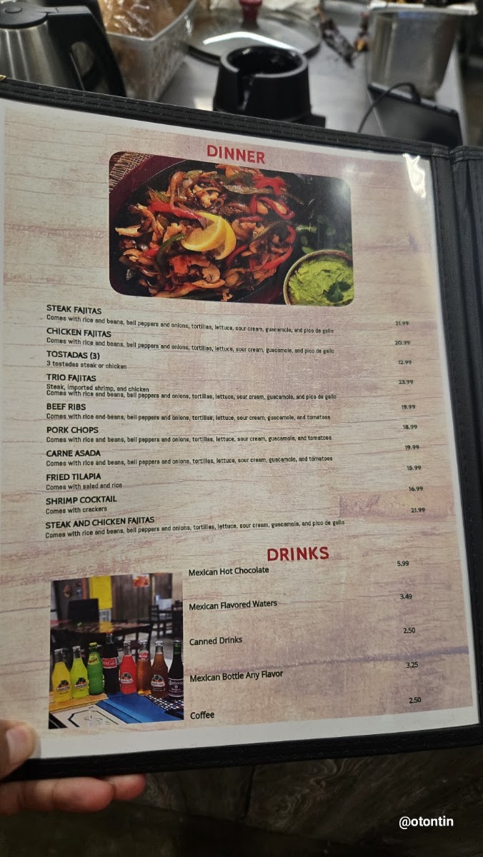 Los 3 Hermanos menu board