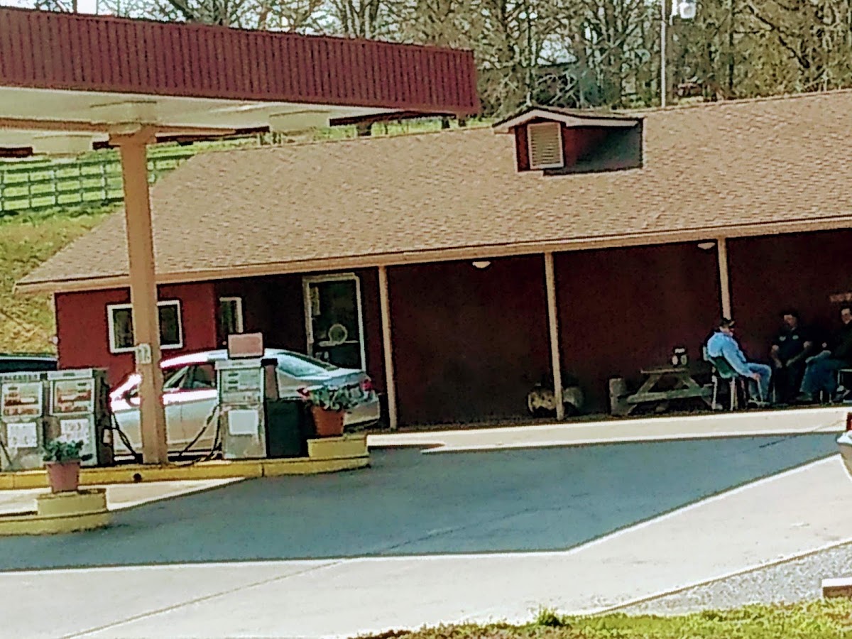 Lil Country Store Pizza