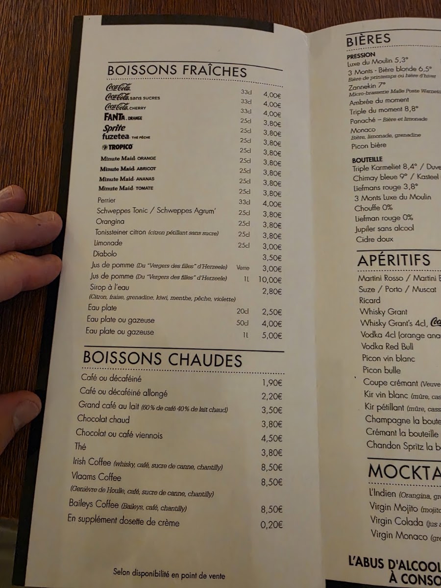 Le Café Des Orgues menu board