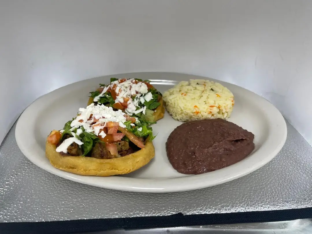 La Unica Restaurante Salvadoreño