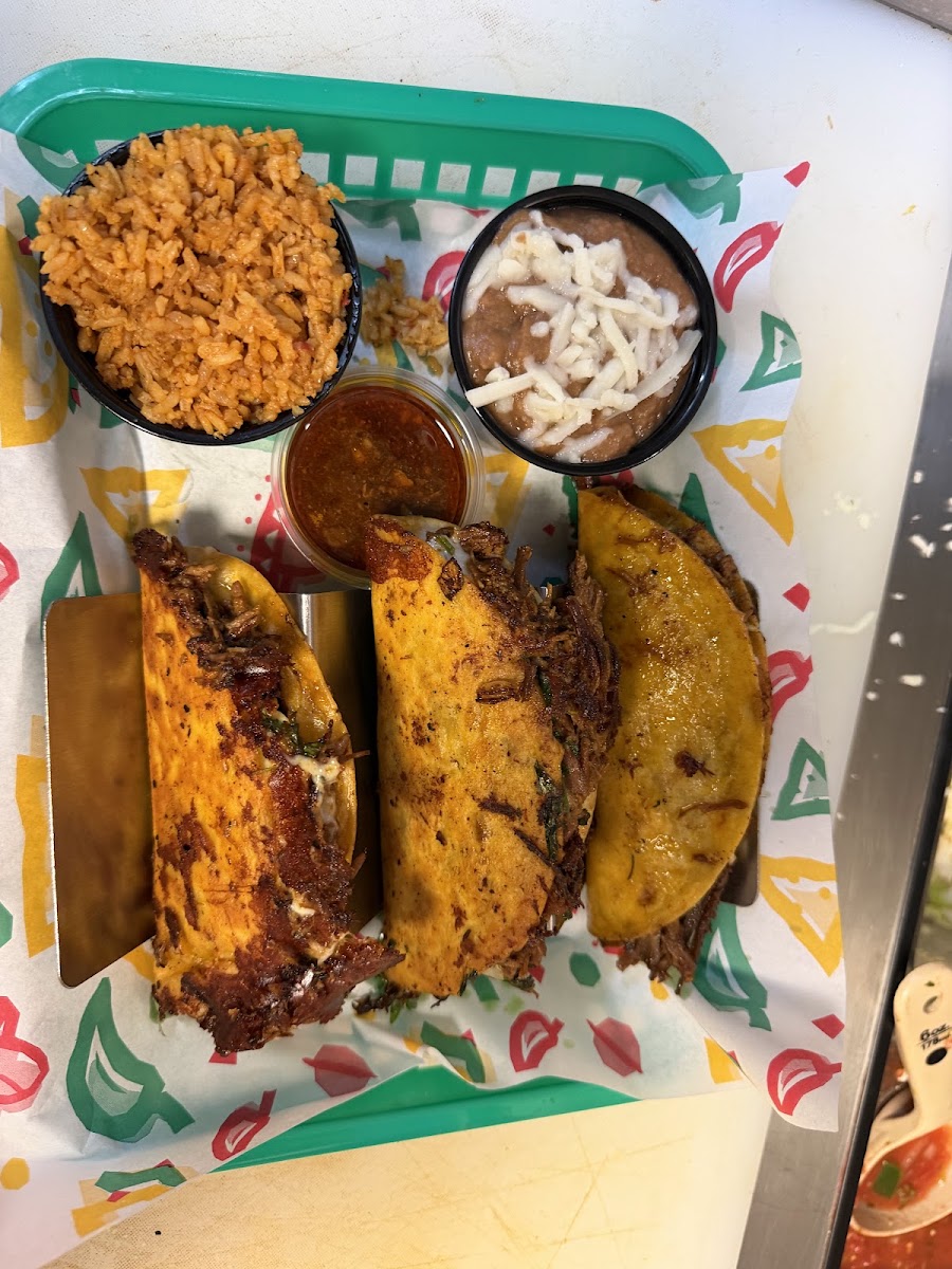 El Lago Taco & Tequila Bar