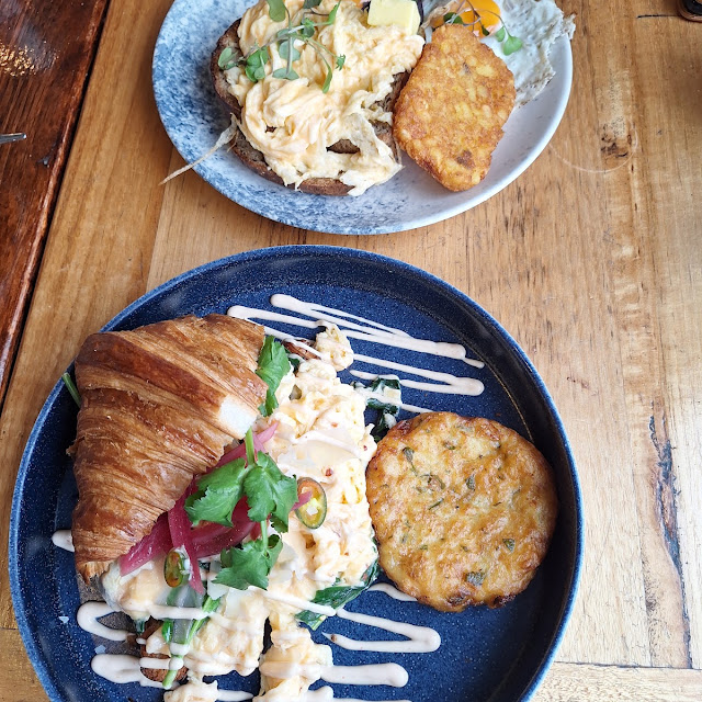 Chilli Scrambled Eggs with Potato Fritter