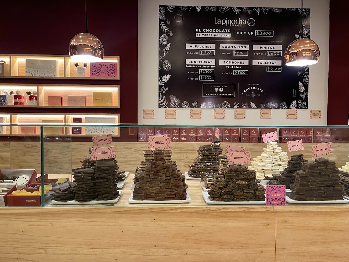 La Pinocha Chocolates Mendoza menu board