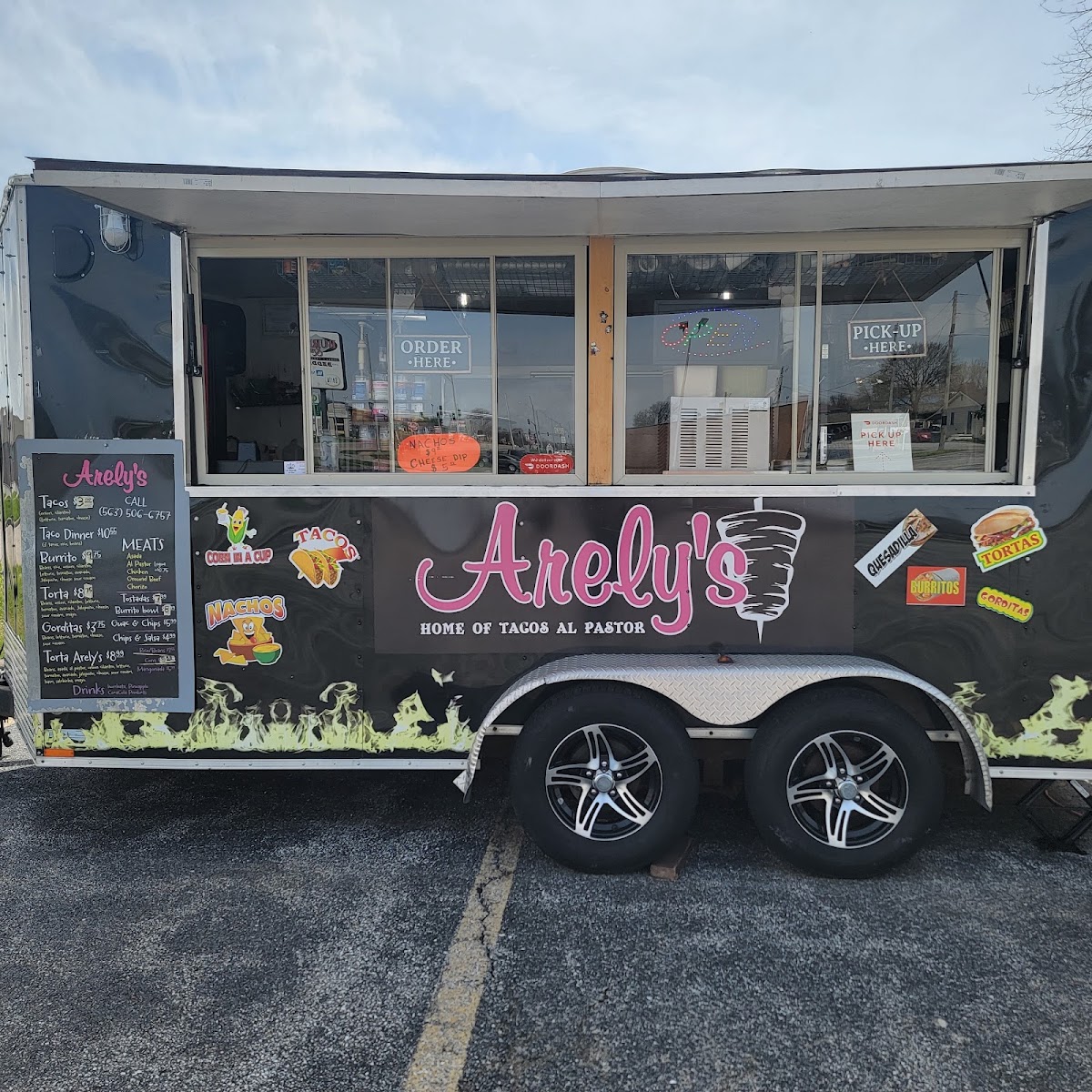 Arely's food truck