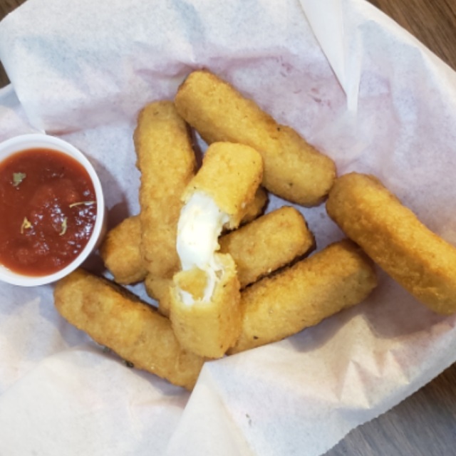 Kids 3 Mozz Sticks 4oz Fries