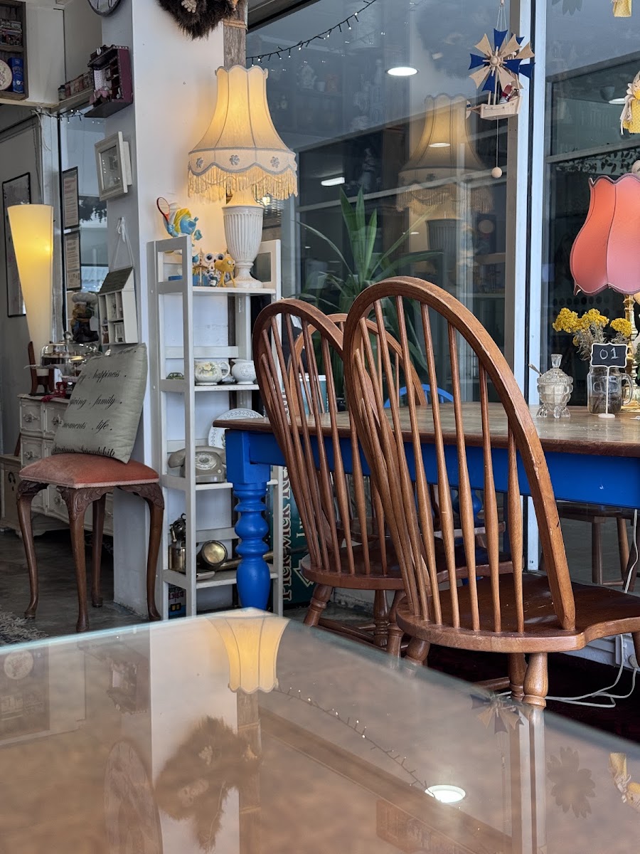 The Drop In Cafe