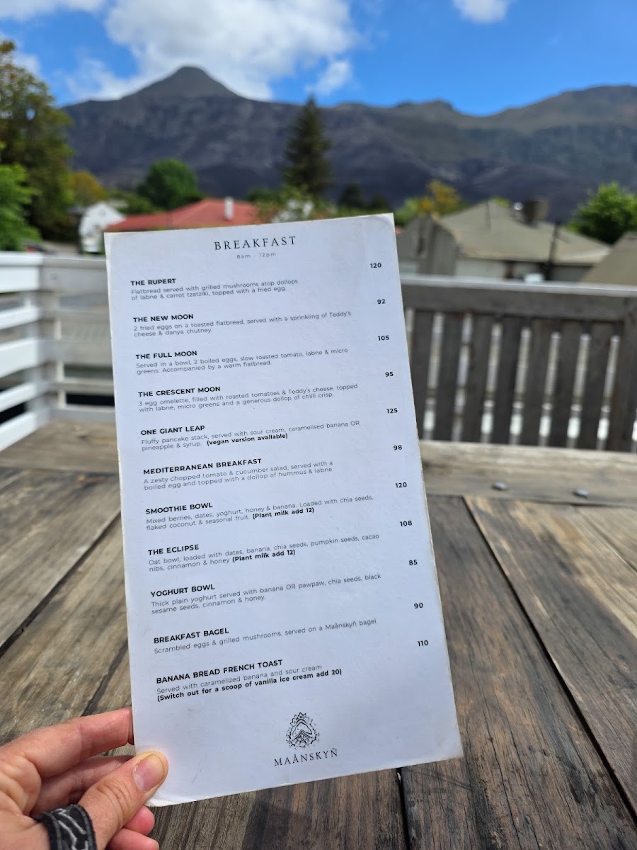 Maånskyñ menu board