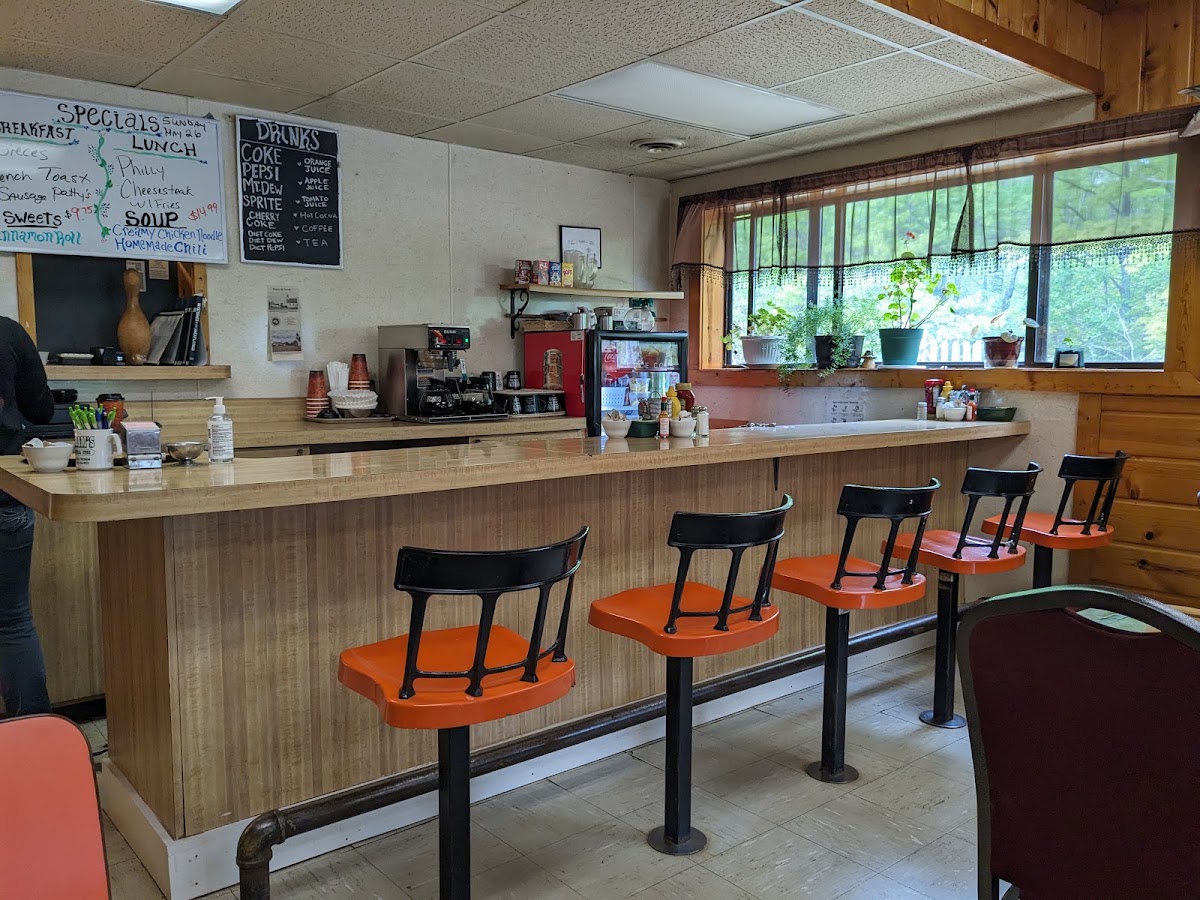 Hungry Hollow Cafe