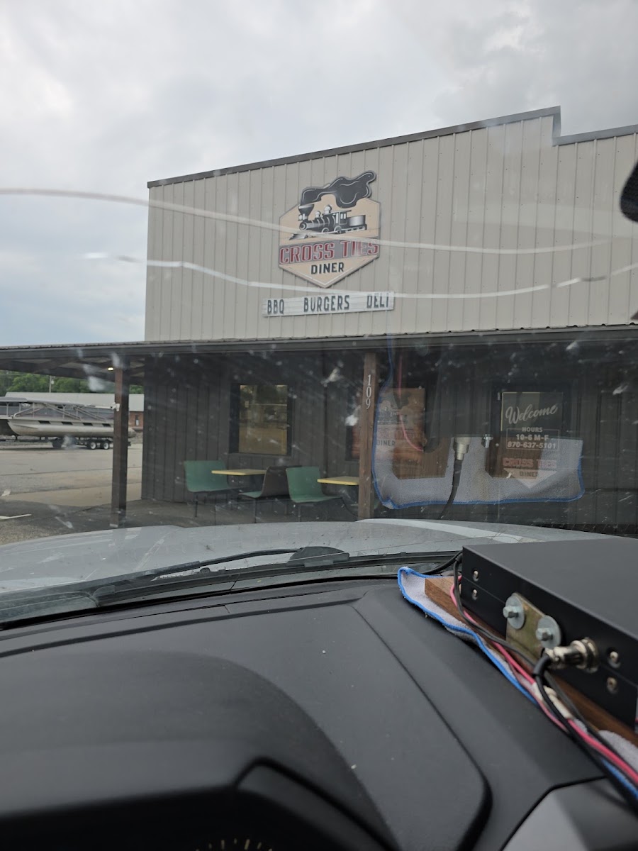 Cross Ties Diner