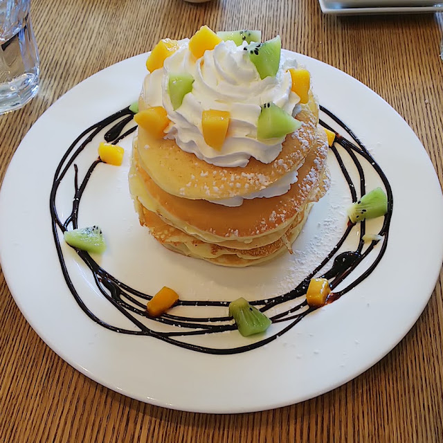 フルーツパンケーキ