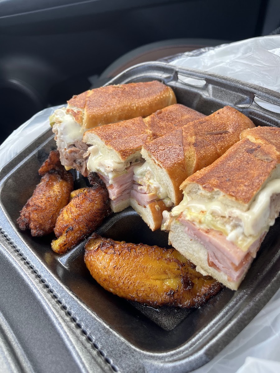 Juanitos Caribbean | Cuban