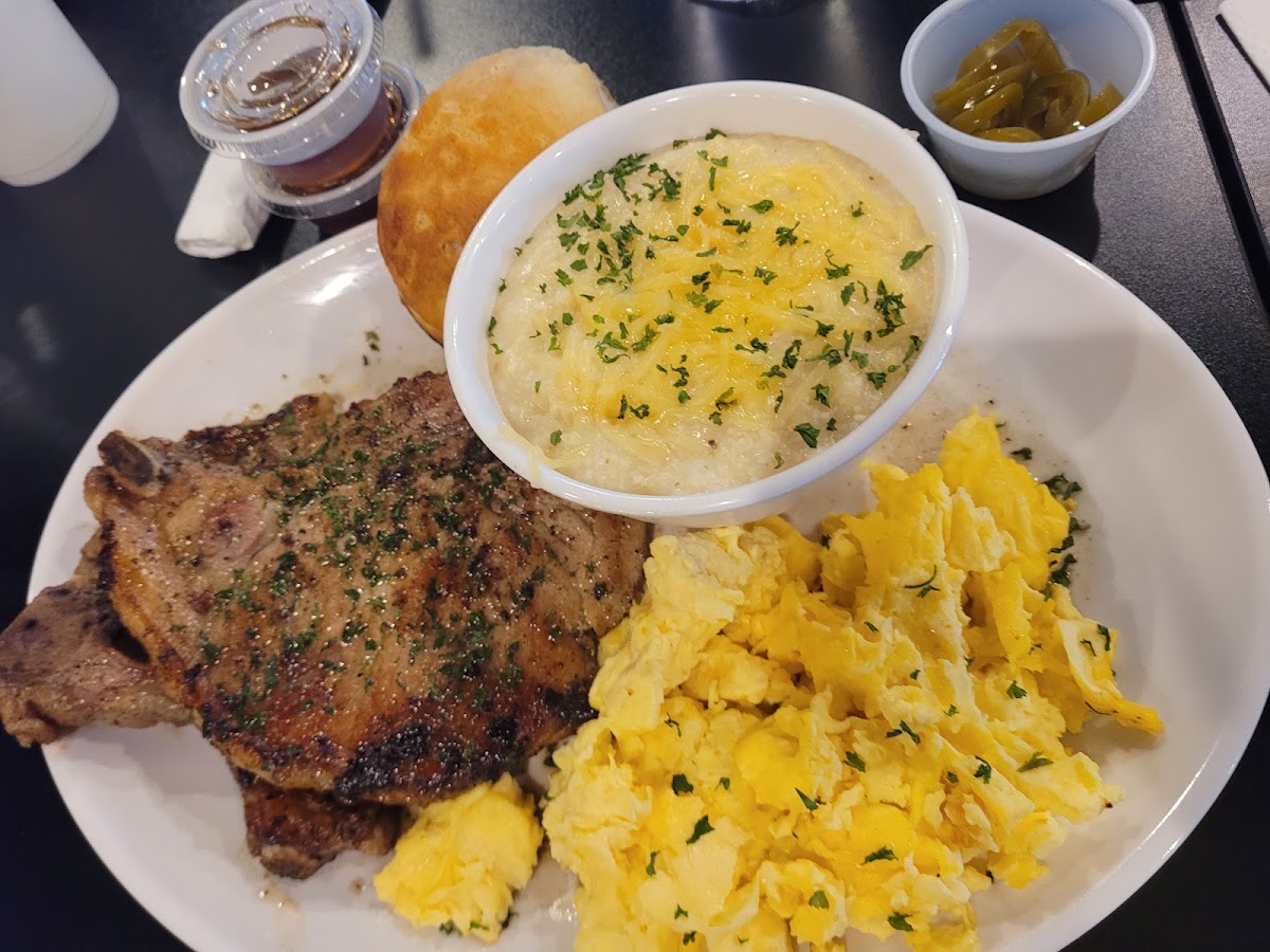 Elev8te Sports Bar and Grill