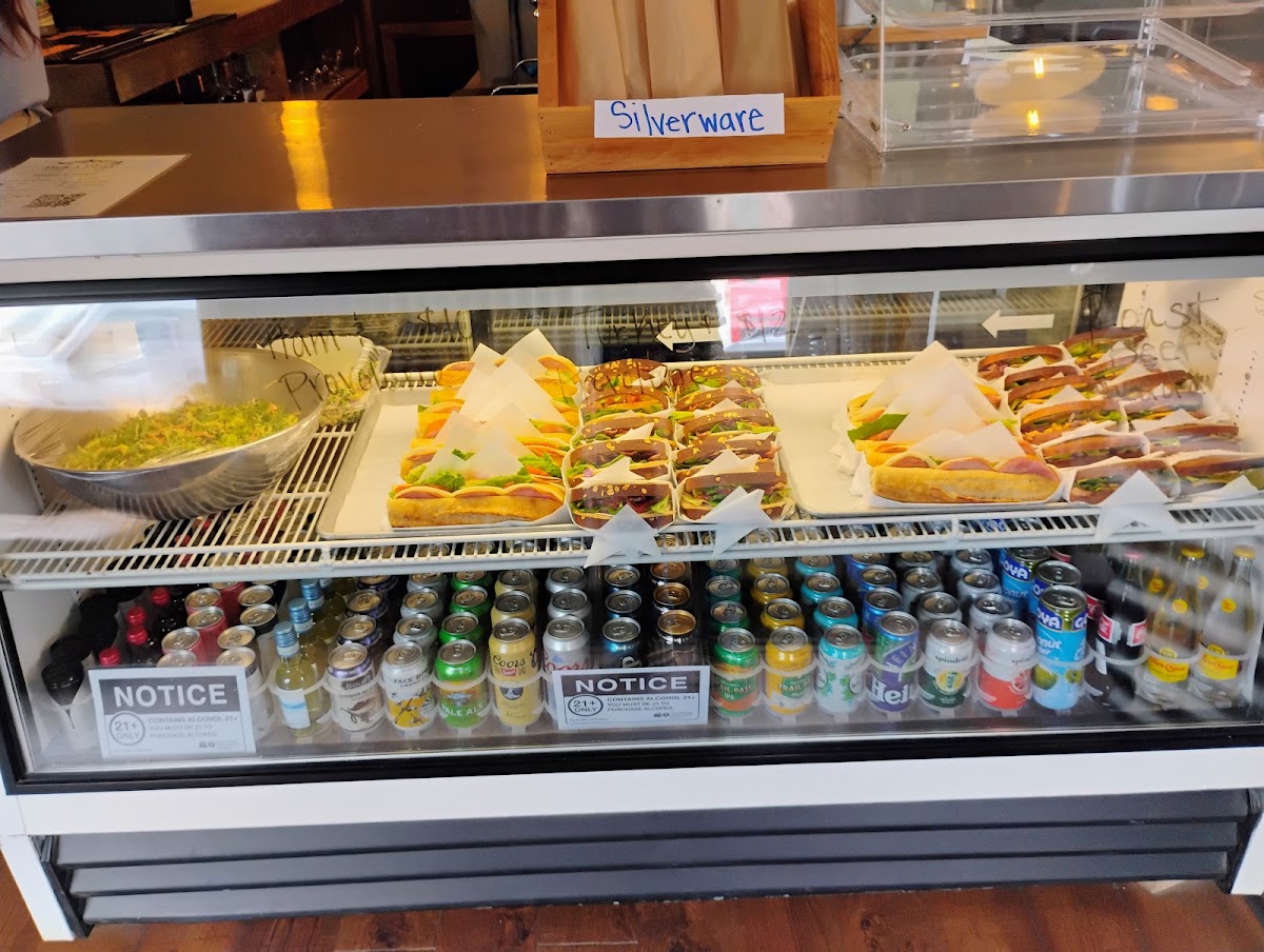 'Dera Deli and Bar