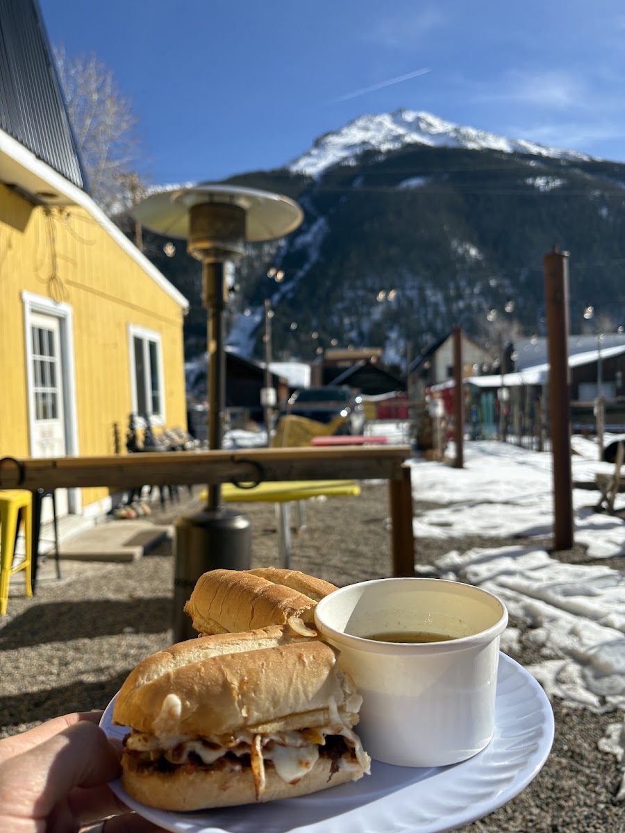 'Dera Deli and Bar