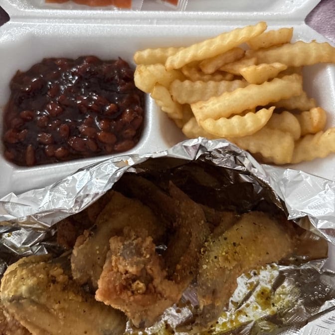 Willie's Wings & Things