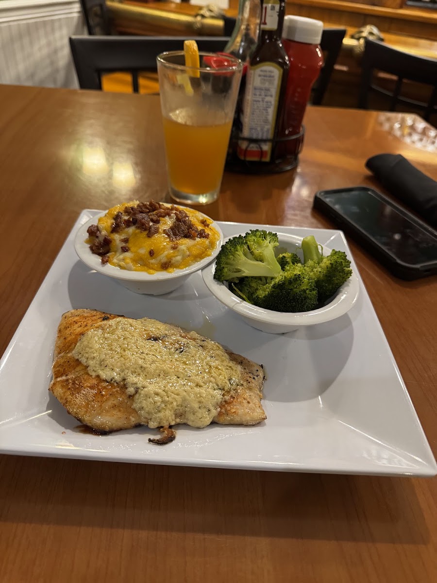 Oak Tree Tavern and Connie’s Pub