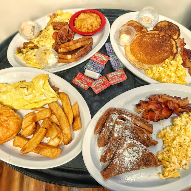 Breakfast Platter with Biscuit