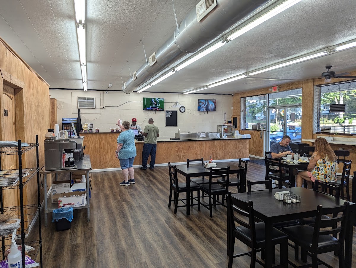 All in the Family Grill and Mini mart