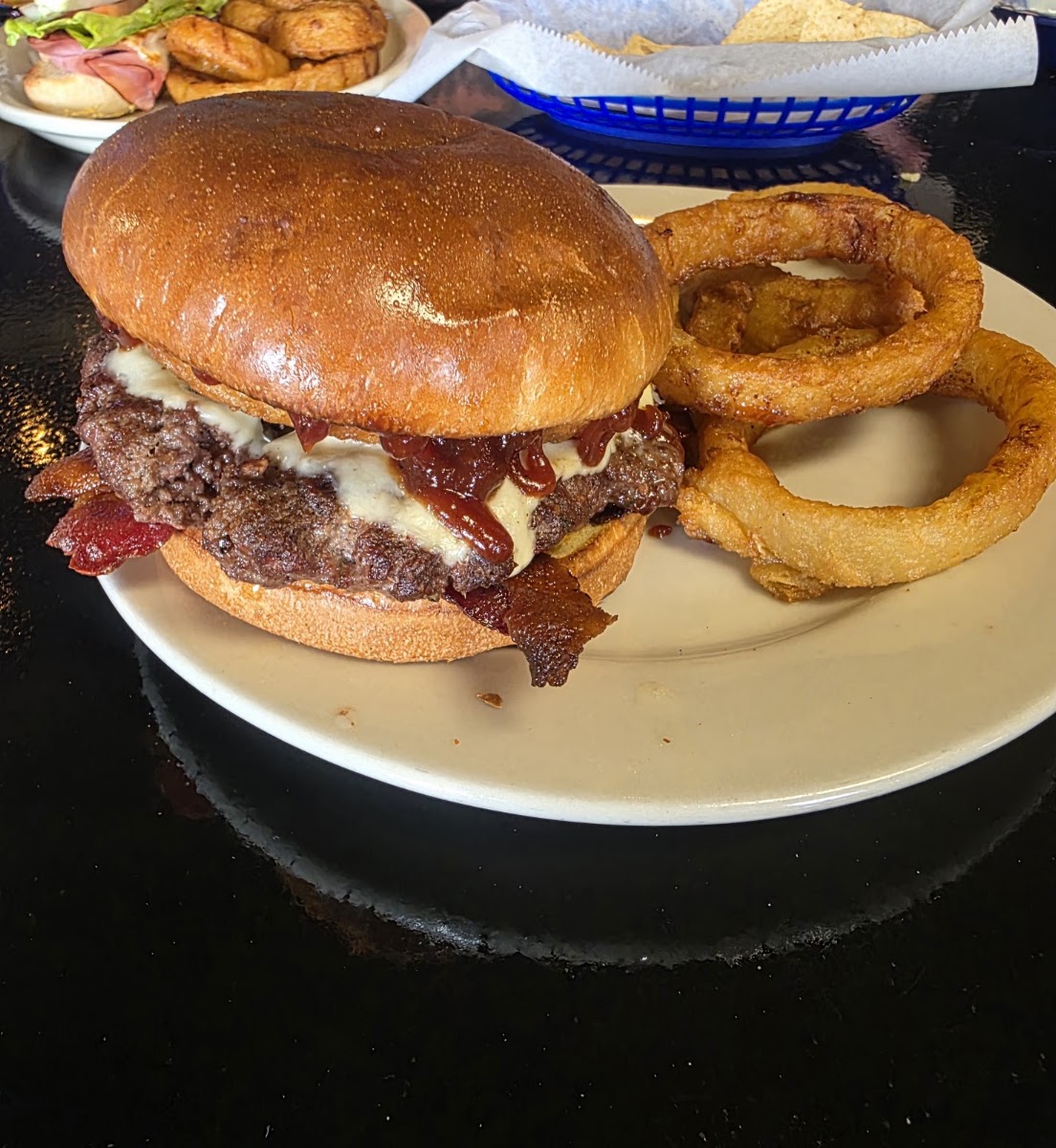 Kentucky Bluebird Grill & Pub