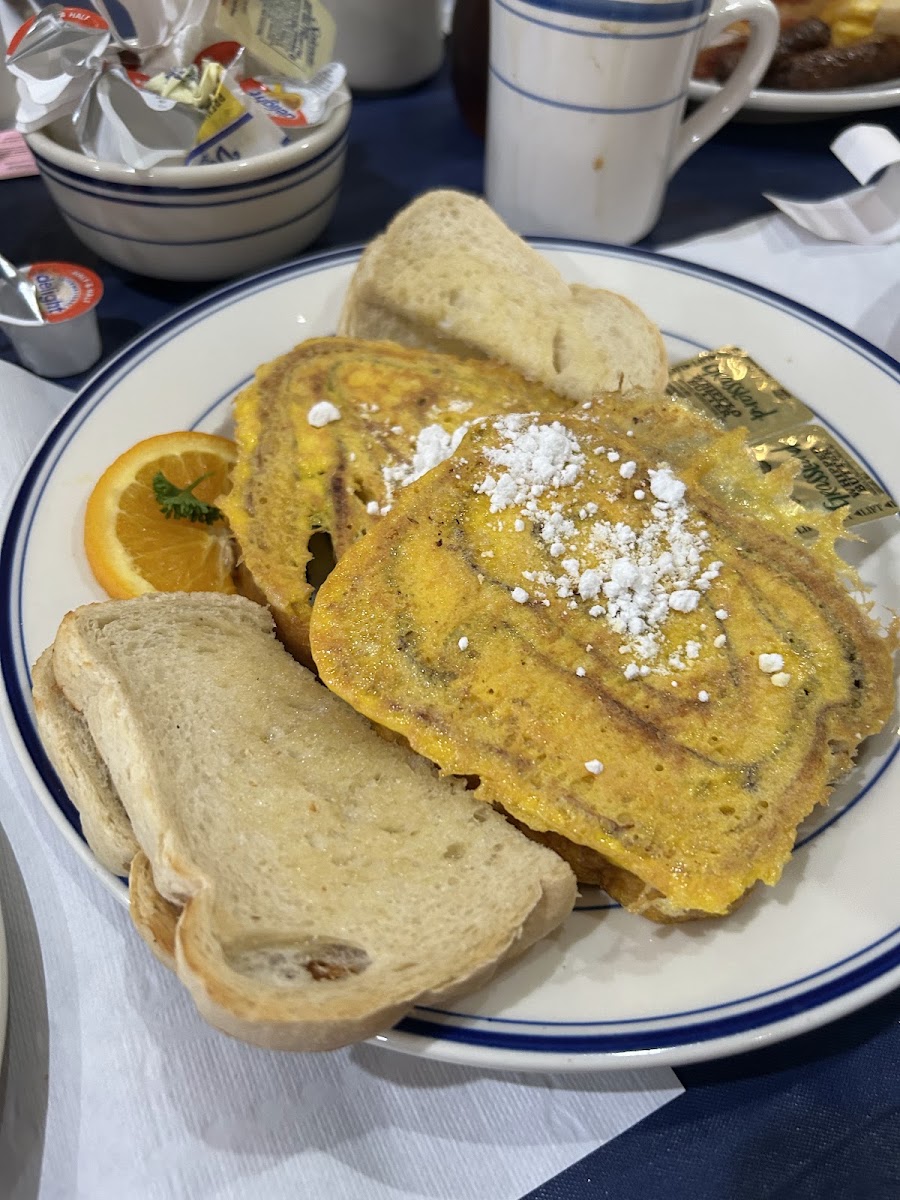 Captain's Galley Room | Breakfast • Lunch