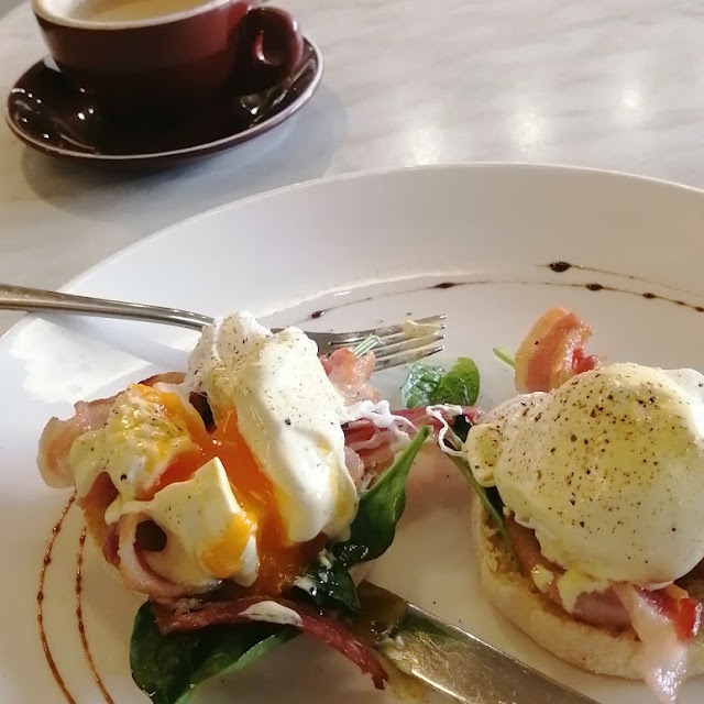 Eggs Benedict