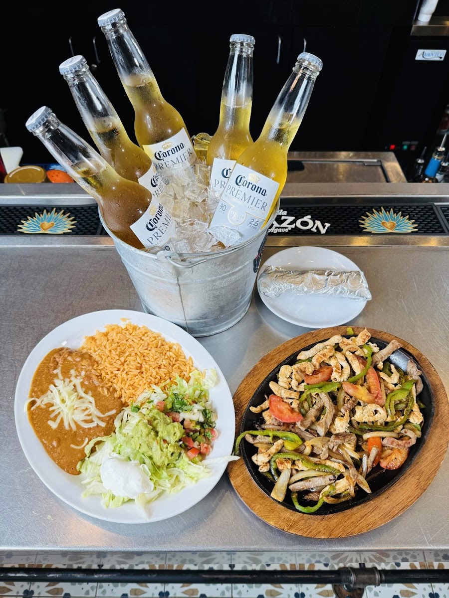 Fuego y Salsa Mexican Grill + Bar