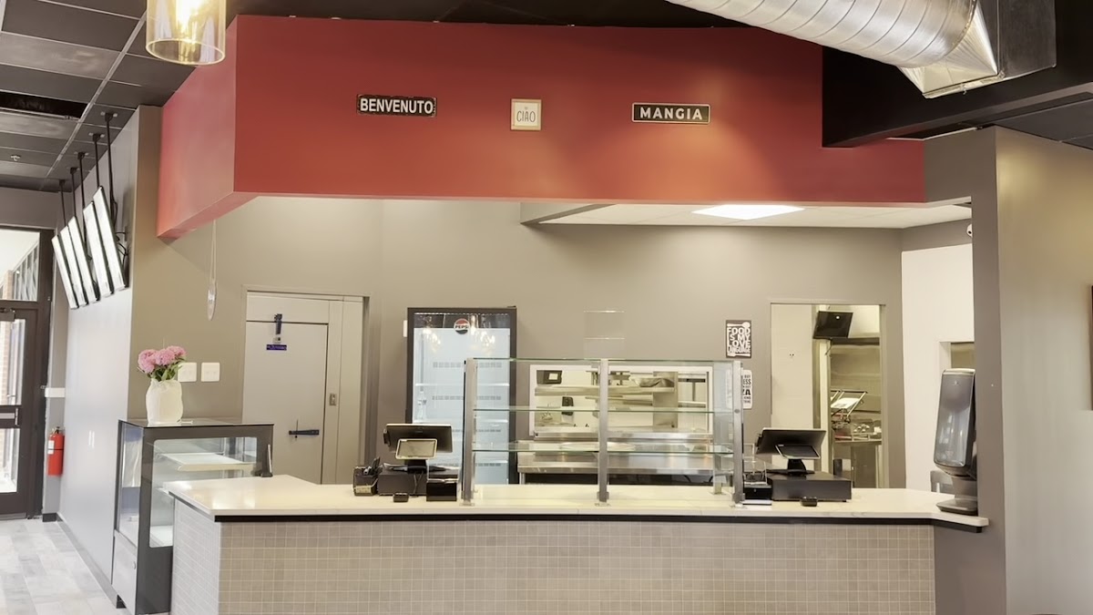 Bucatini Pizza & Pasta