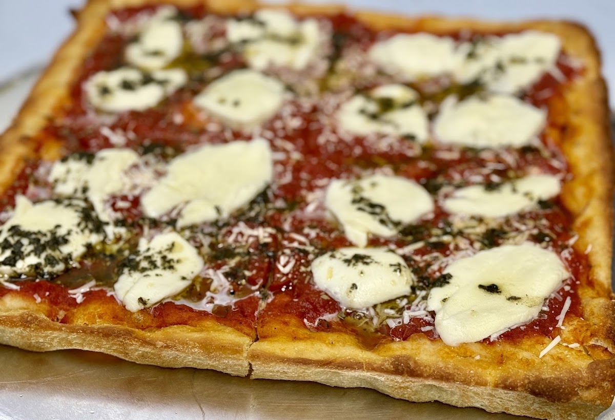 Bucatini Pizza & Pasta