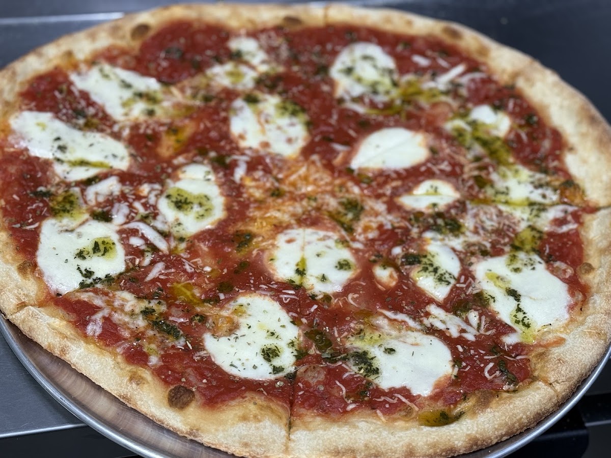 Bucatini Pizza & Pasta