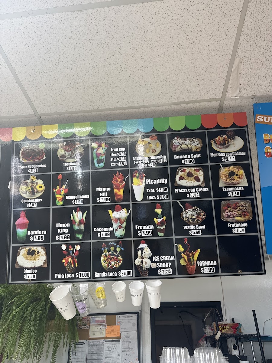 Hay Elotes menu board