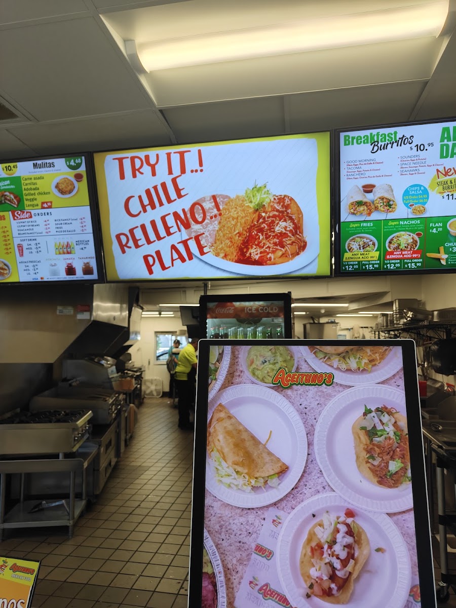 Aceituno’s Mexican Food menu board