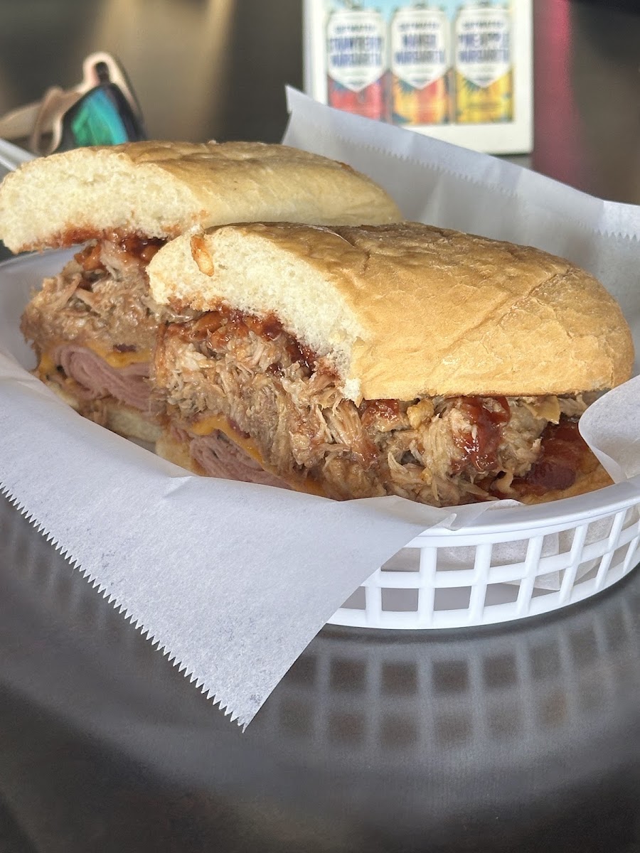 Retro’s Subs & Brews