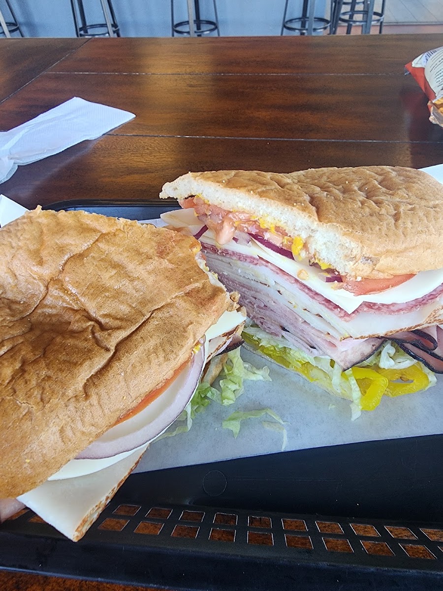 Retro’s Subs & Brews