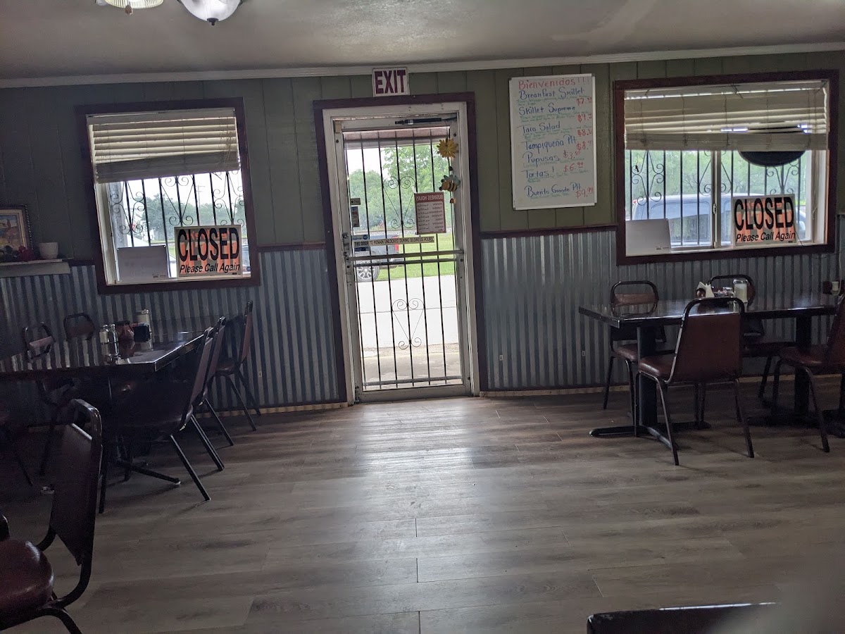 Los Portales Cafe