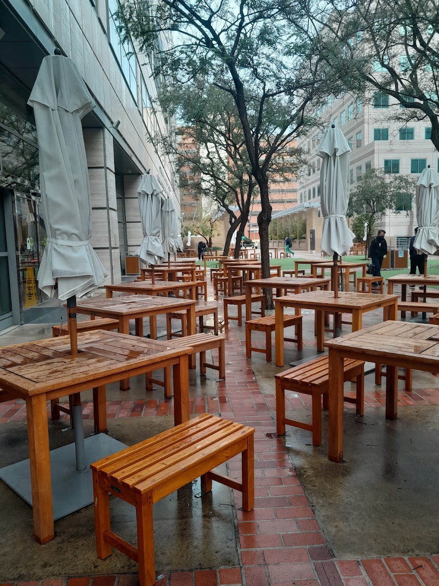 Dining Commons at Ronald Reagan UCLA Medical Center