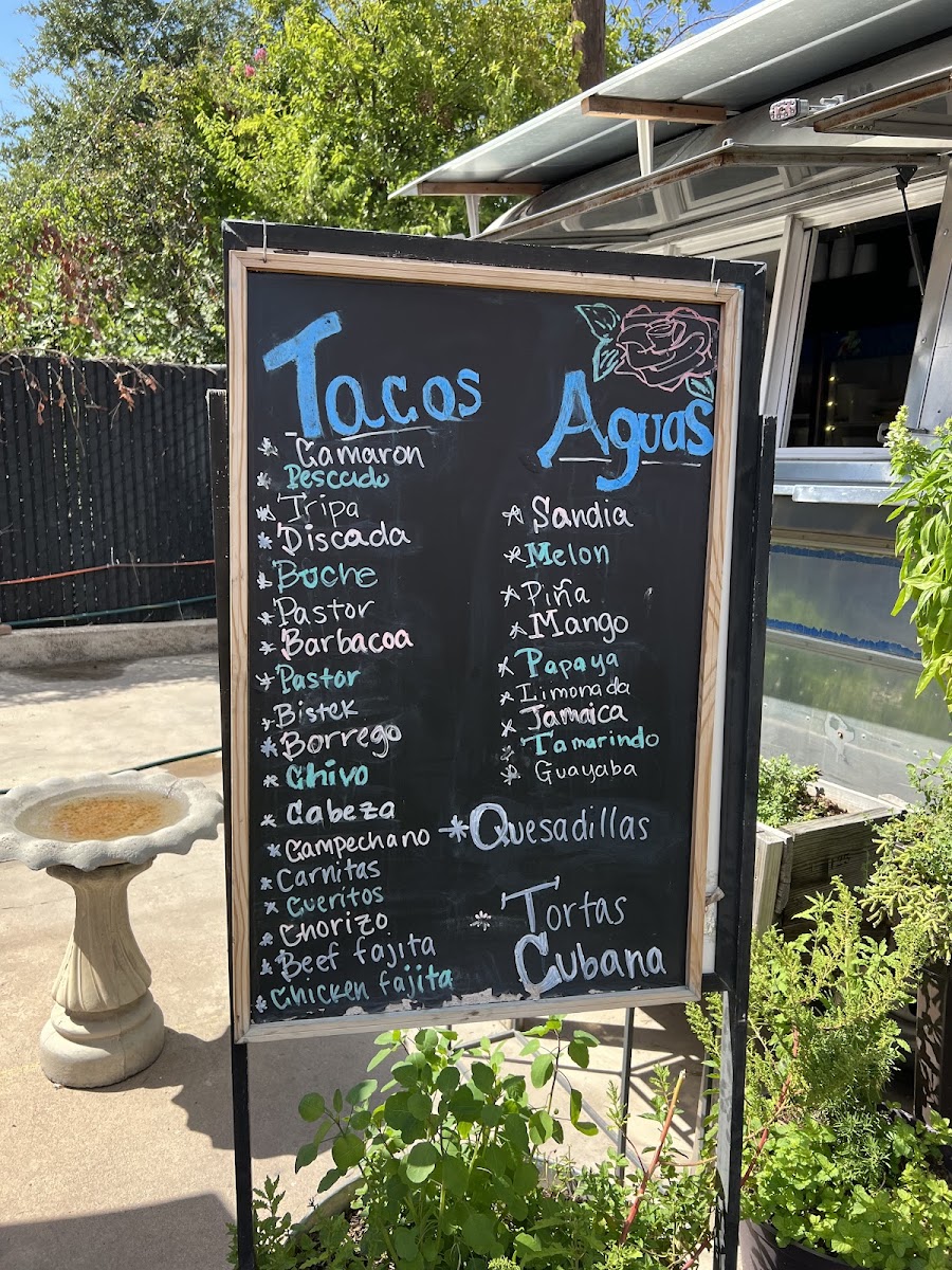 Como Dijo La Abuela Pancha Outside Truck menu board