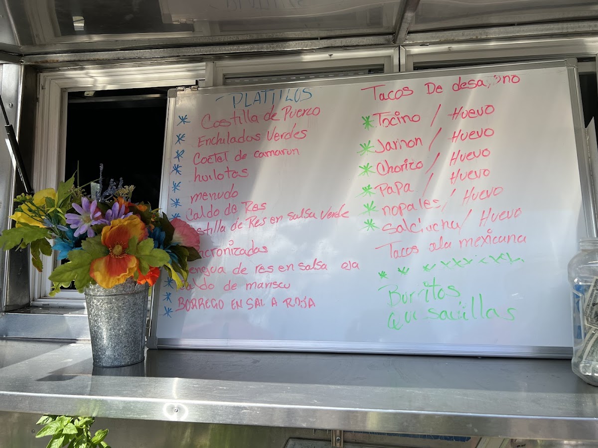 Como Dijo La Abuela Pancha Outside Truck menu board