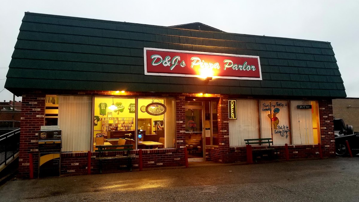 D & J's Pizza Parlor