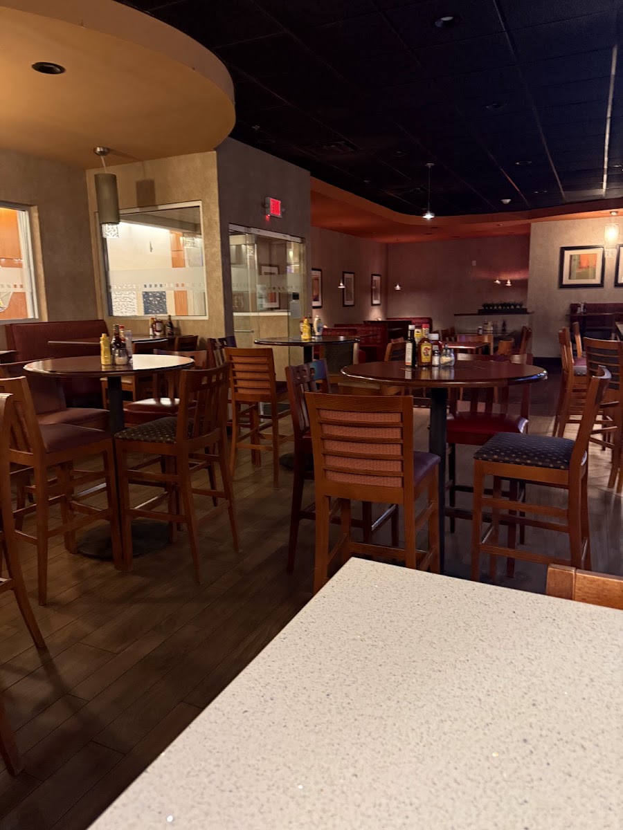 Danielle's Dining & Drinks