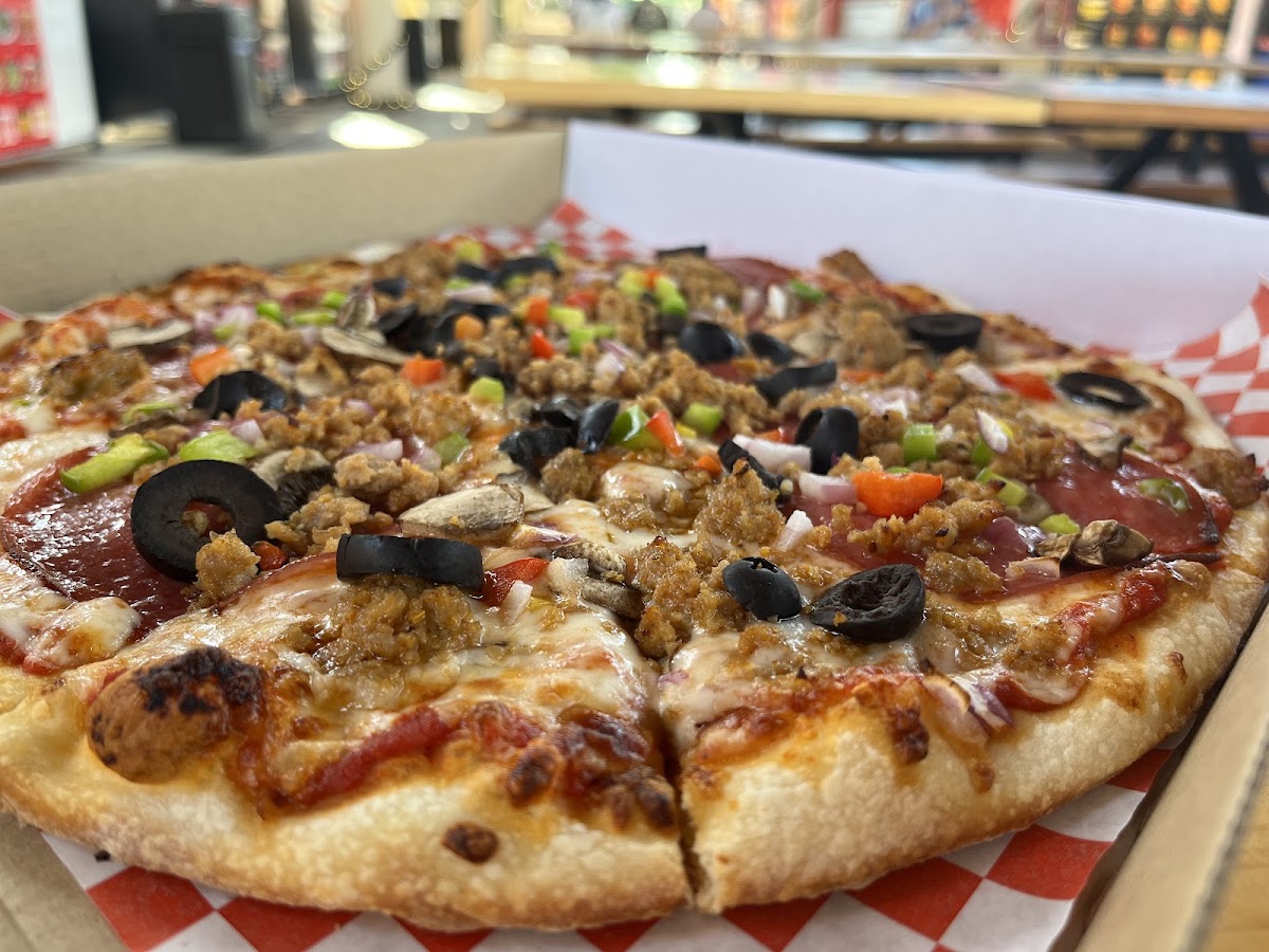Manny's Pizza Planet Restaurante & Catering