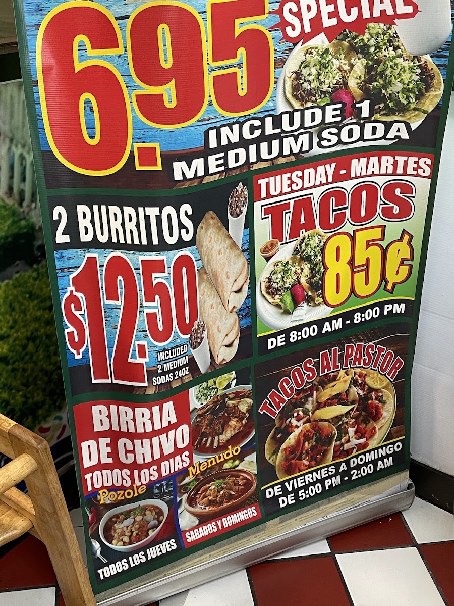 Taco Mich menu board