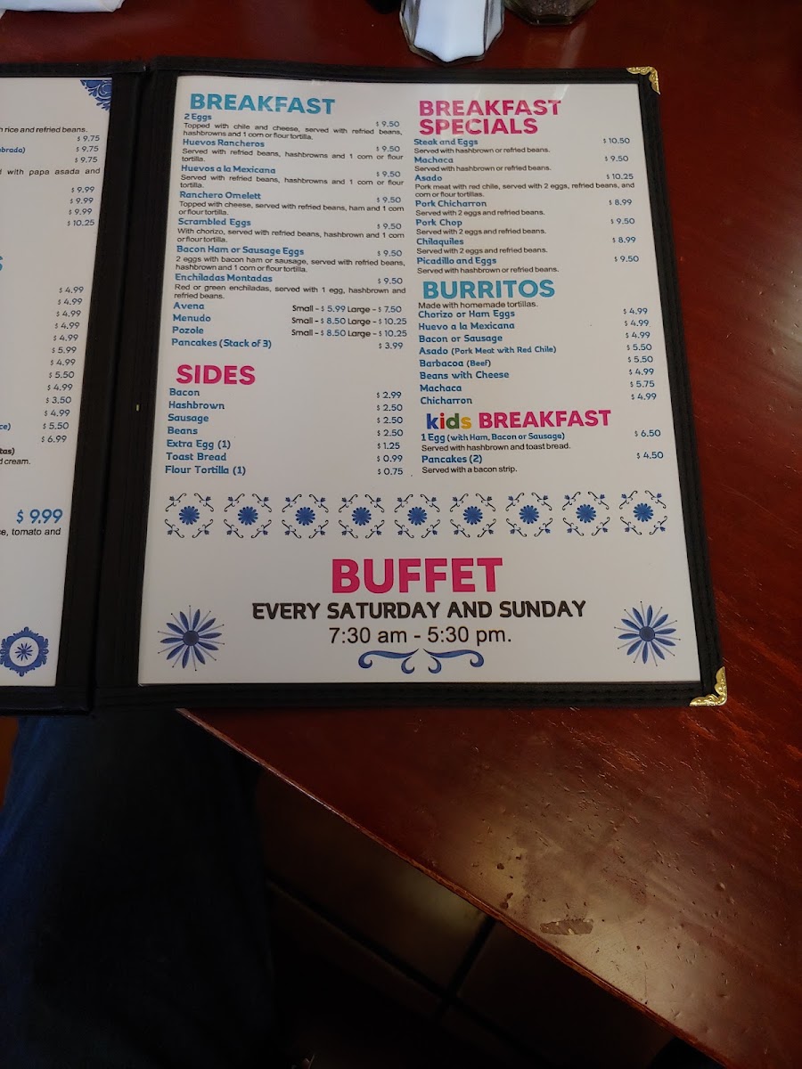 Los Tres Gallegos menu board