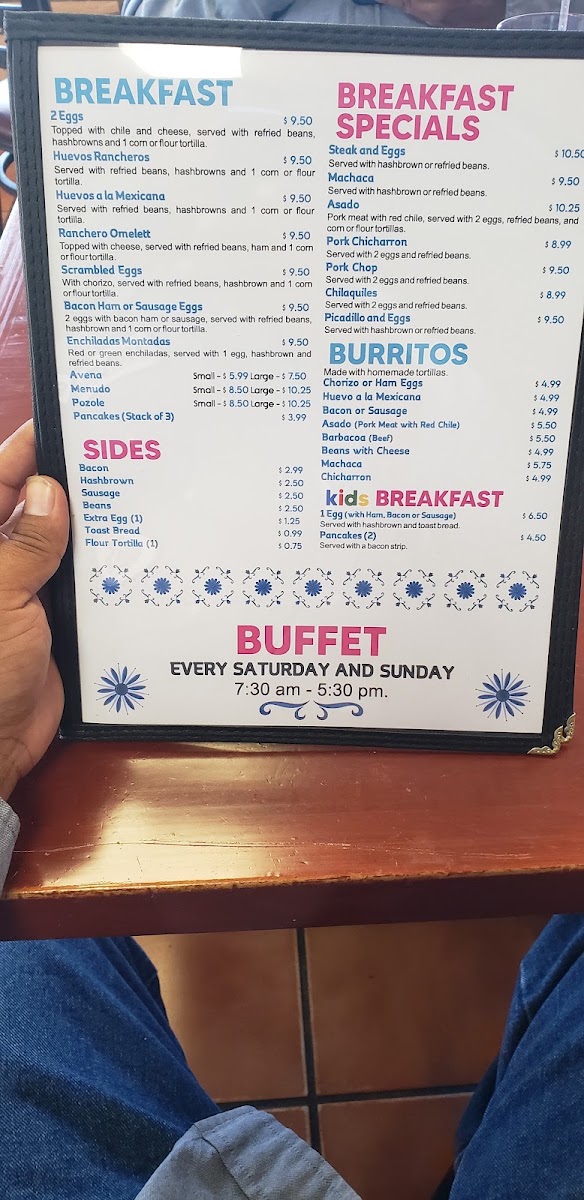 Los Tres Gallegos menu board