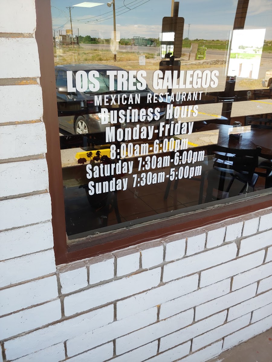 Los Tres Gallegos
