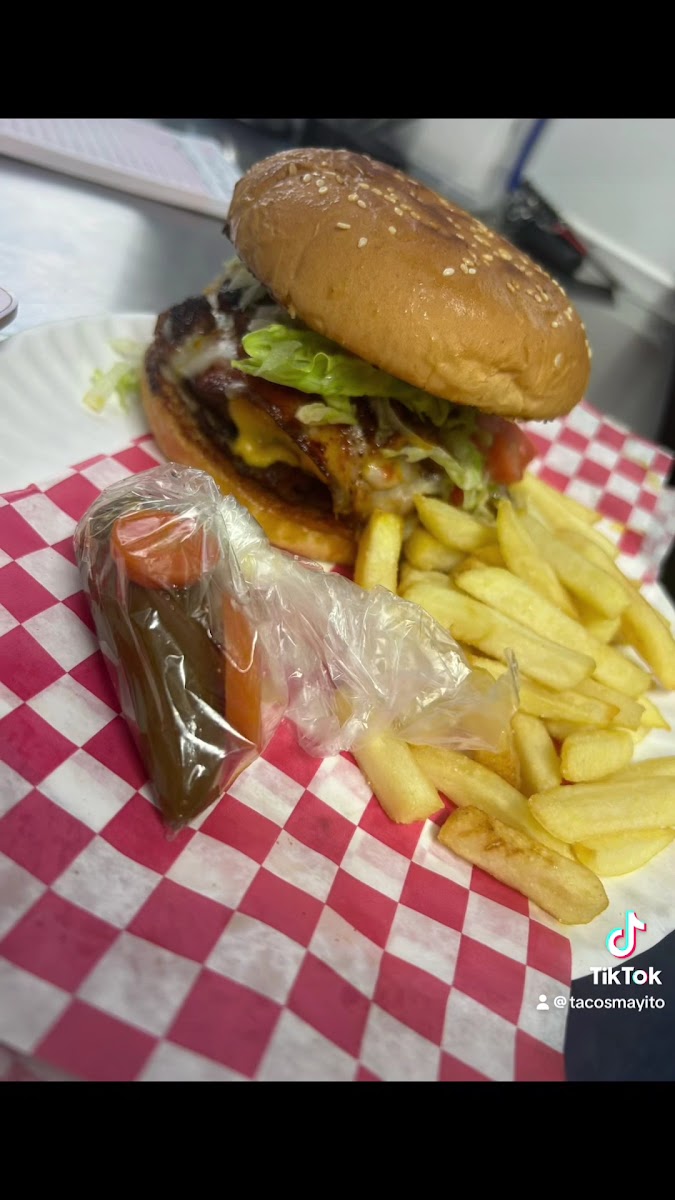 Tacos Mayito desde el Mero Norte (Food Truck)